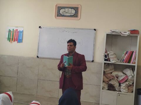 در روز ملینوجوان، مربیان کانونفارس با کتاب باغکیانوش به کلاسهای درس مدارس رفتند