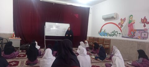 در روز ملینوجوان، مربیان کانونفارس با کتاب باغکیانوش به کلاسهای درس مدارس رفتند