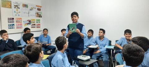 در روز ملینوجوان، مربیان کانونفارس با کتاب باغکیانوش به کلاسهای درس مدارس رفتند