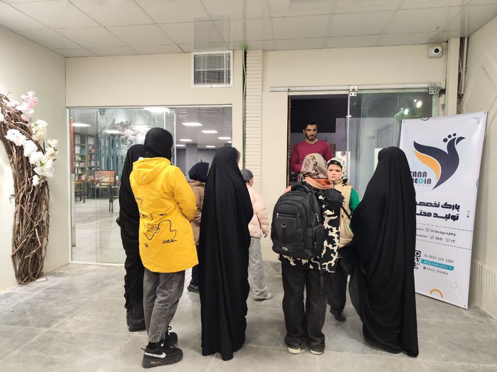 مرکز 3 مشهد بازدید اعضا نوجوان مرکز ۳ مشهد از مرکز رشد رسانه