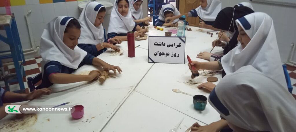 گرامیداشت ۸آبان و روز نوجوان در زنجان