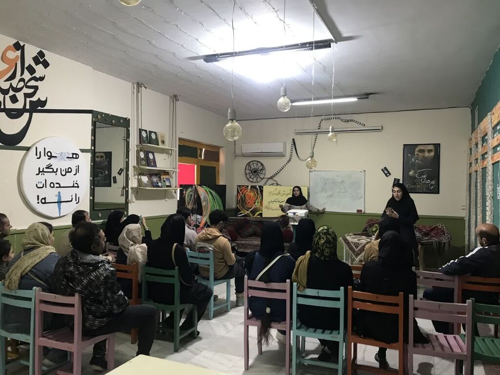 آموزش قصهگویی برای ناشنوایان در کانون کرمانشاه