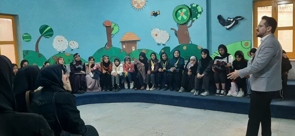 کارگاه مدیریت تشکیلات برای کانونیاران غرب کشور در کرمانشاه