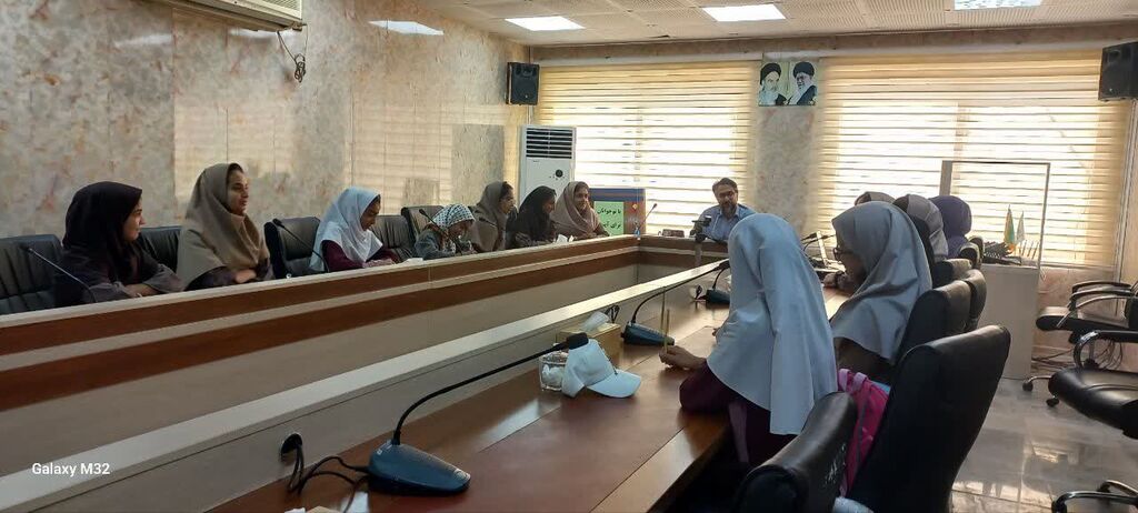 نشست صمیمانه کانون یاران مجتمع آفرینش نشست صمیمانه کانون یاران مجتمع آفرینش