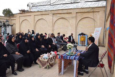 نشست قصه و قصه گویی در شهرالشتر استان لرستان