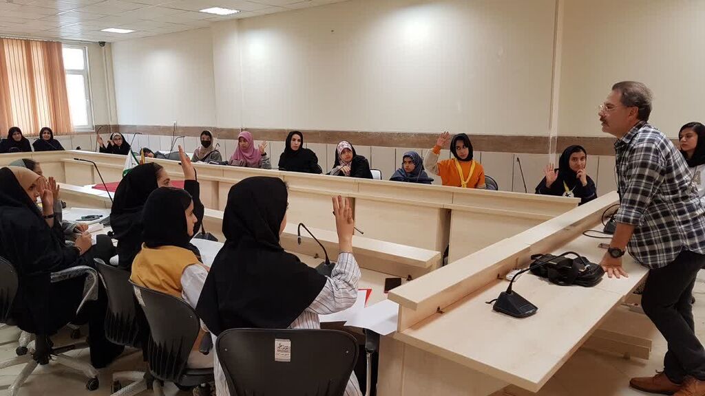 کارگاه فن بیان برای کانونیاران غرب کشور در کرمانشاه