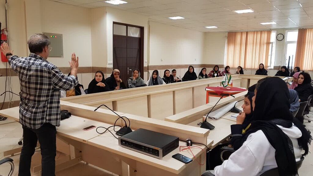 کارگاه فن بیان برای کانونیاران غرب کشور در کرمانشاه