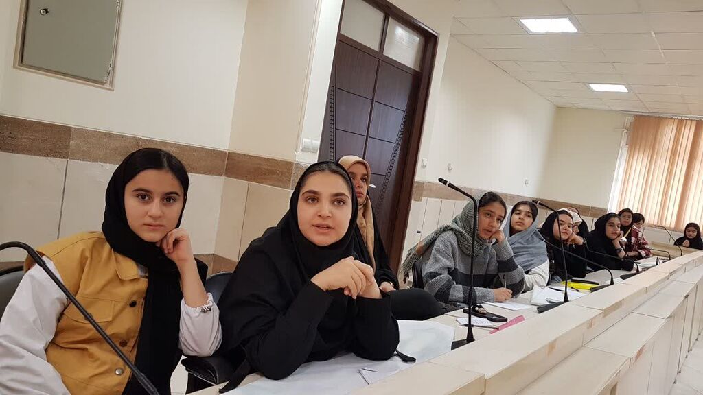 کارگاه فن بیان برای کانونیاران غرب کشور در کرمانشاه