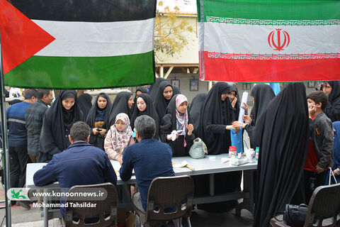 غرفه کانون در راهپیمایی ۱۳ آبان، روز مبارزه با استکبار جهانی