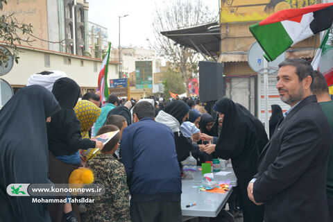 غرفه کانون در راهپیمایی ۱۳ آبان، روز مبارزه با استکبار جهانی