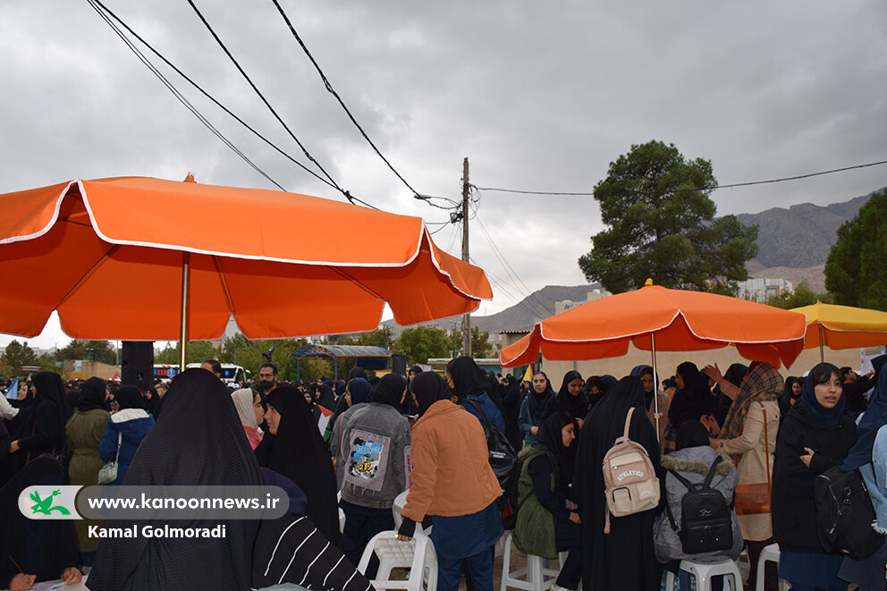 ایستگاه کانون لرستان با فریاد استکبارستیزی در ۱۳ آبان برپا شد