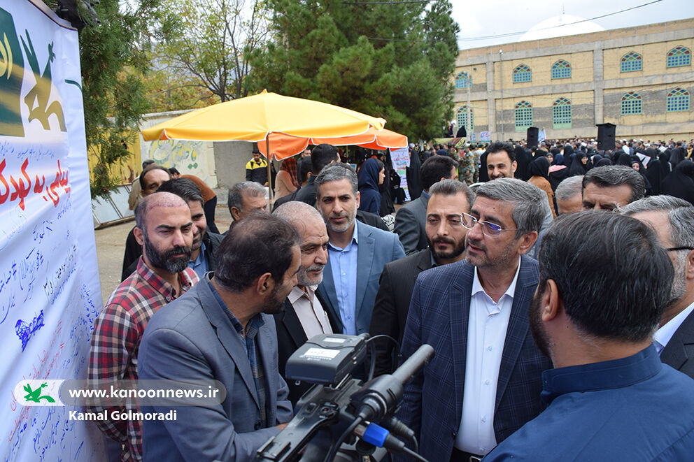 ایستگاه کانون لرستان با فریاد استکبارستیزی در ۱۳ آبان برپا شد