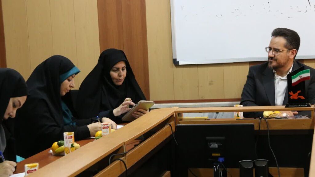 نشست با مدیران و رابطان کانونیار غرب کشور در کرمانشاه