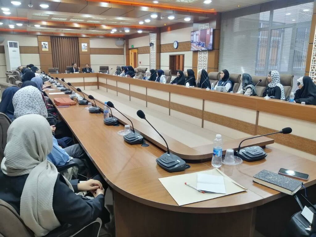 اولین نشست کانون‌یاران/ با حضور مدیرکل کانون کرمانشاه و دبیر کشوری کانون‌یاران