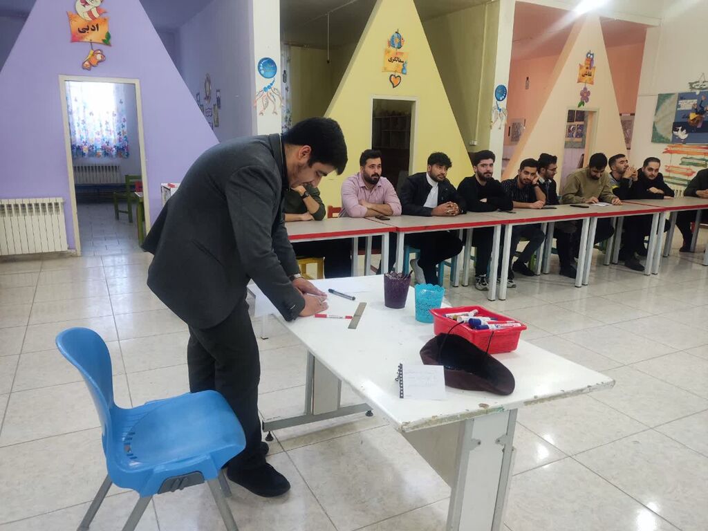 کانون پرورش فکری، دانشجومعلمان را با هنر قصهگویی آشنا میسازد