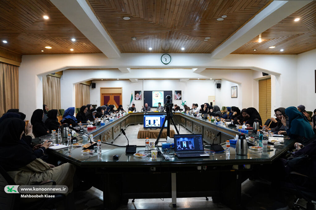 نشست «تبیین ضرورت و اهمیت فراگیری علوم و فناورهای نوین» بچهها آیندهسازان دنیای دیجیتال هستند