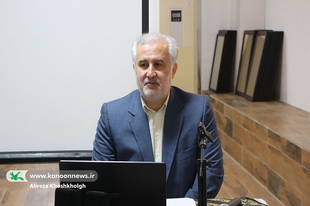 دوره آموزشی تربیت مربی برای فعالان حلقههای میانی/ کنشگران فرهنگی با شیوههای خلاقانه مربیان کانون آشناشدند