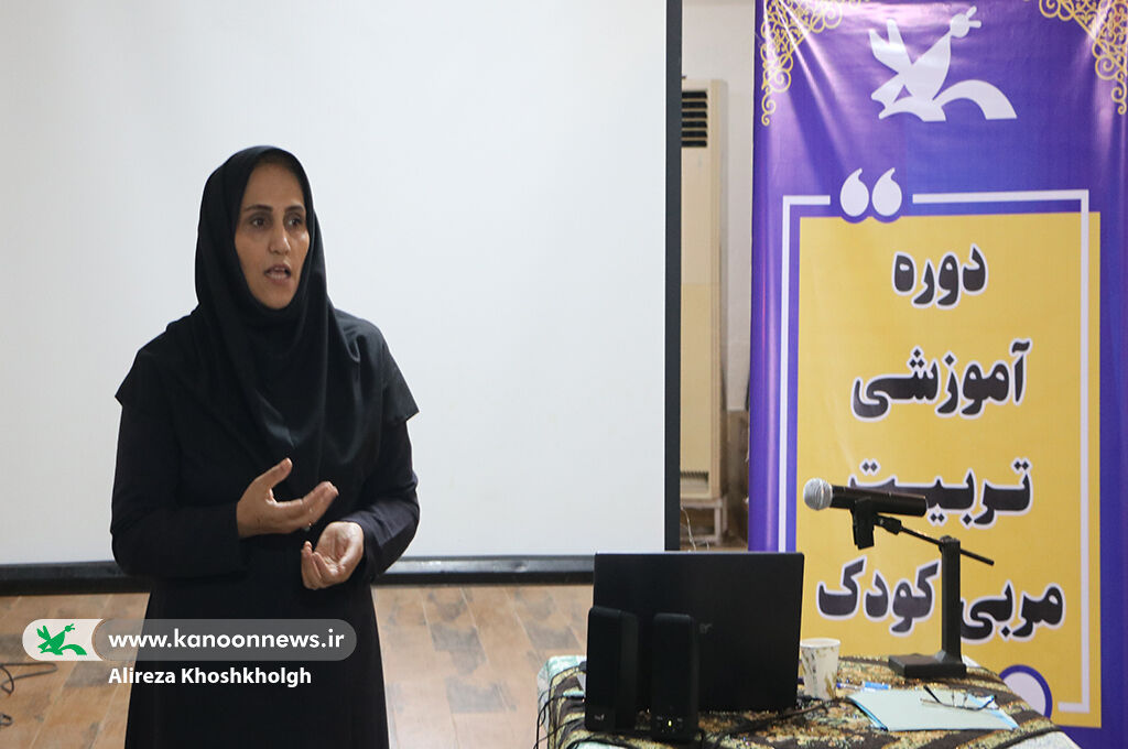 دوره آموزشی تربیت مربی برای فعالان حلقههای میانی/ کنشگران فرهنگی با شیوههای خلاقانه مربیان کانون آشناشدند