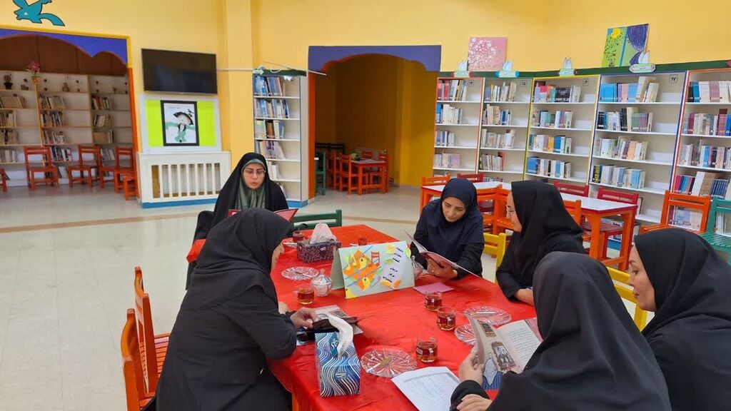 نقد و بررسی کتاب خاطرات چهل تیکه نقد و بررسی کتاب خاطرات چهل تیکه