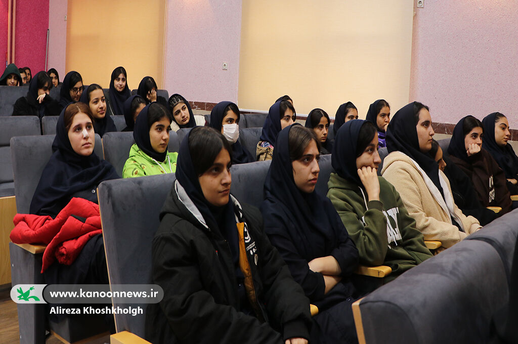 ترسیم «آینده با هوش مصنوعی» برای نسل نوجوان