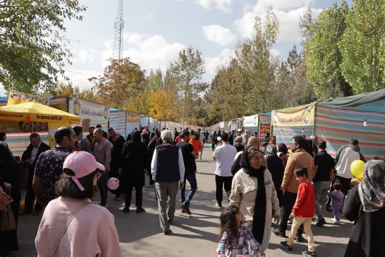 جشنواره « به» طلایی با مشارکت کانون باغبادران برگزار شد