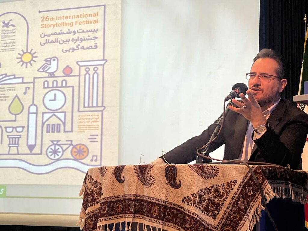 مدرسان کانون کرمانشاه در آموزش ضمن خدمت قصهگویی به معلمان