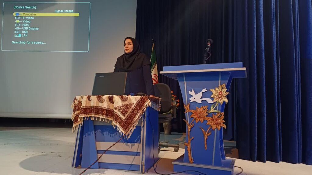 مدرسان کانون کرمانشاه در آموزش ضمن خدمت قصهگویی به معلمان