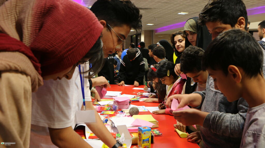 حضور کانونیاران مراکز فرهنگی هنری دامغان در رویداد «شب علم»