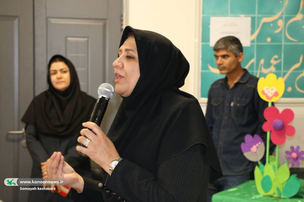 پیک امید کانون مرکزسهشیراز با نمایش عروسکی «کرم اندازهگیر» مهارتهای اجتماعی کودکان را ارتقا داد