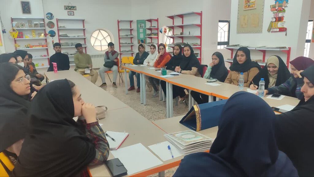 نشست انجمن ادبی ایلام باموضوع مقاومت