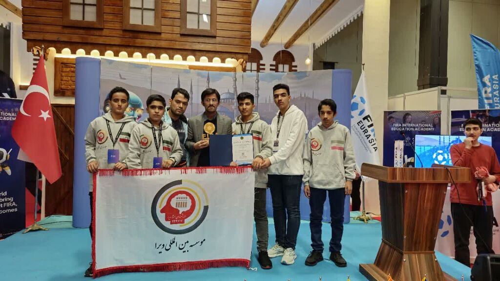 نایب قهرمانی اعضای کانون کرمانشاه در مسابقات جهانی رباتیک