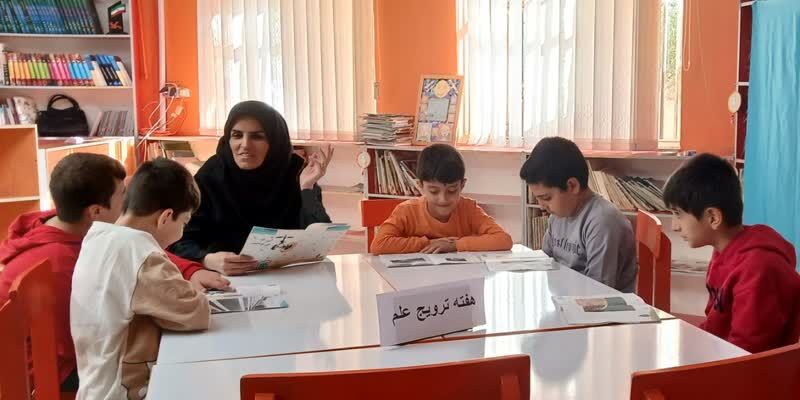 برنامههای متنوعی مراکز همدان به مناسبت روز علم