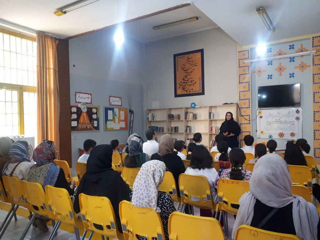 قصهگویی برای اعضا و والدین در مجتمع شماره ۱ شهر کرمانشاه