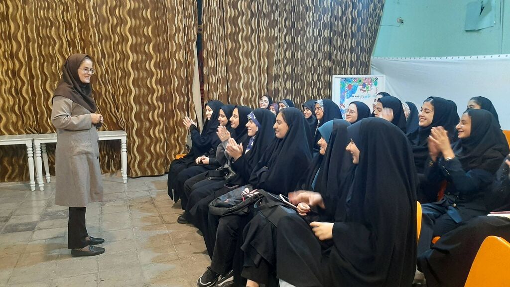 ارتقاء مهارتهای تربیتی و آموزشی در هفته کتاب در مرکز پنجشیراز