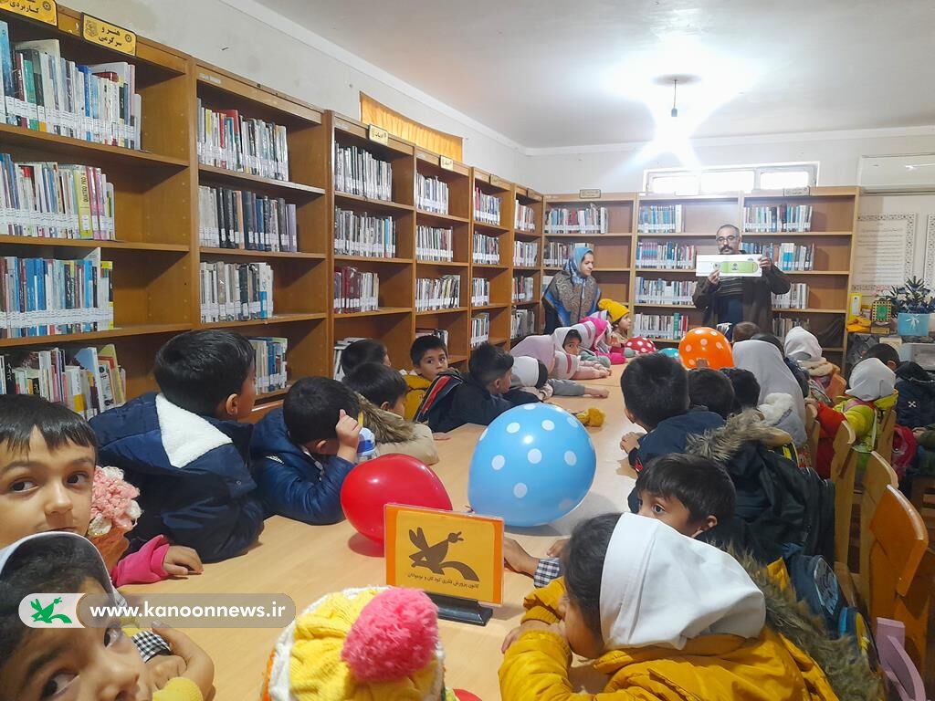 معرفی«این پسر چقدر کتاب میخورد» در گمیشان