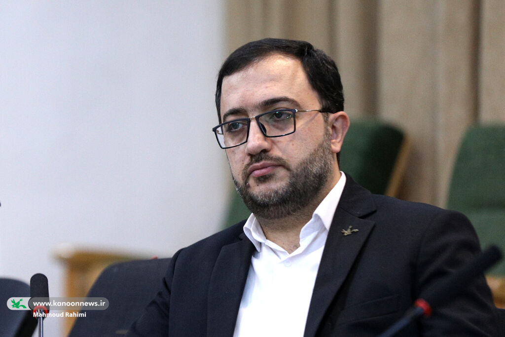 کودکان و نوجوانان ابوموسی، سیری و تنب بزرگ بورسیه کانون زبان میشوند