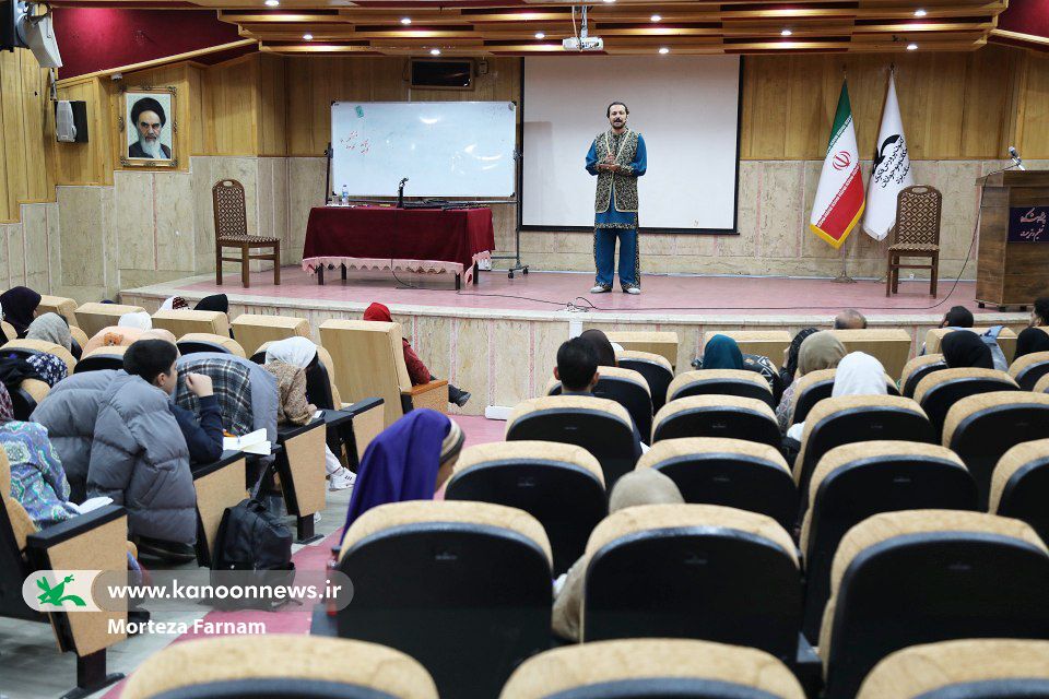 دوره آموزشی نقالی یزد دوره آموزش نقالی و اهمیت آن در خلق و اجرای قصههای آئینی سنتی برگزار شد