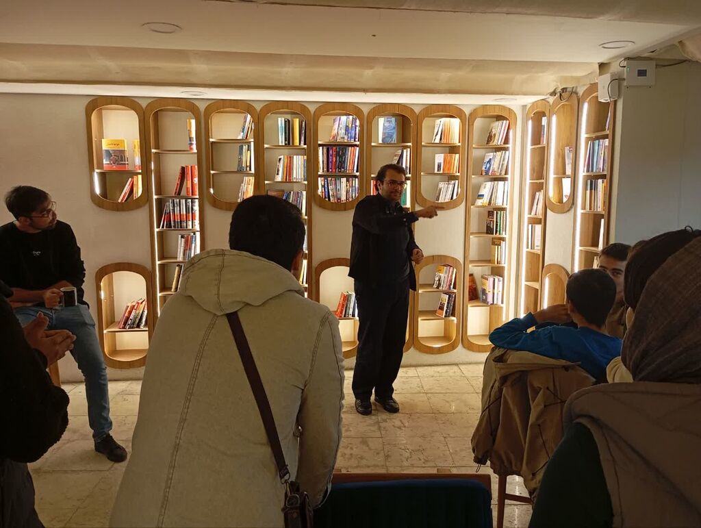 گرامیداشت «روز کتاب و کتابخوانی» در مراکز کرج/ «کتاب سازی خانوادگی» در مراکز کانون کرج