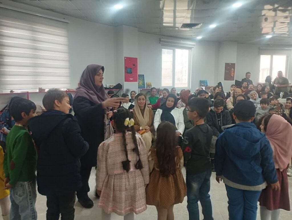 گرامیداشت «روز کتاب و کتابخوانی» در مراکز کرج/ «کتاب سازی خانوادگی» در مراکز کانون کرج