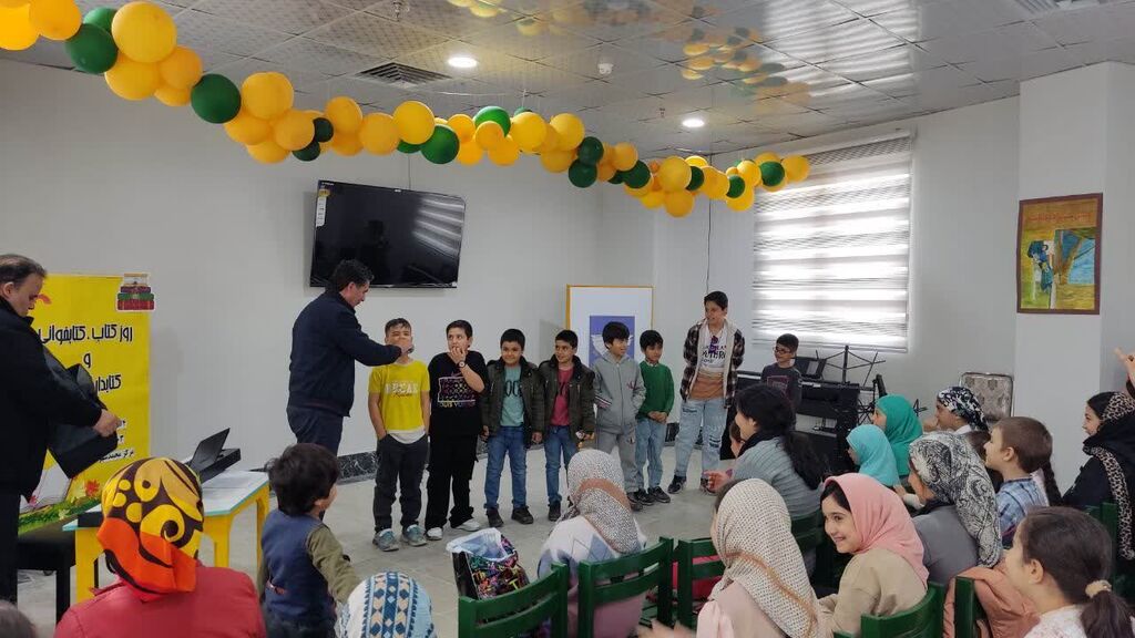 گرامیداشت «روز کتاب و کتابخوانی» در مراکز کرج/ «کتاب سازی خانوادگی» در مراکز کانون کرج