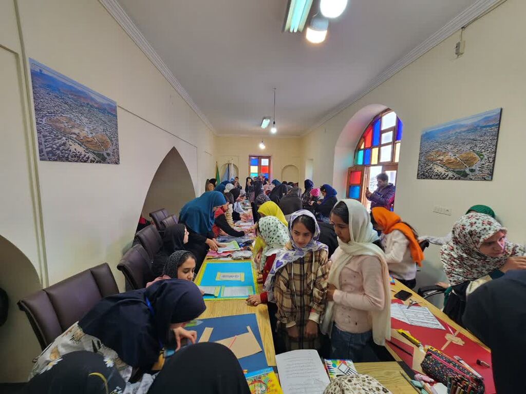 کاروان کتاب "بچههای کانون همدان" در تپه هگمتانه