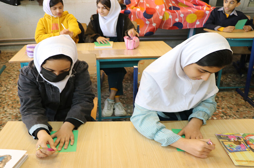 آغاز اکران سیار فیلم سینمایی باغ کیانوش از هفته بسیج