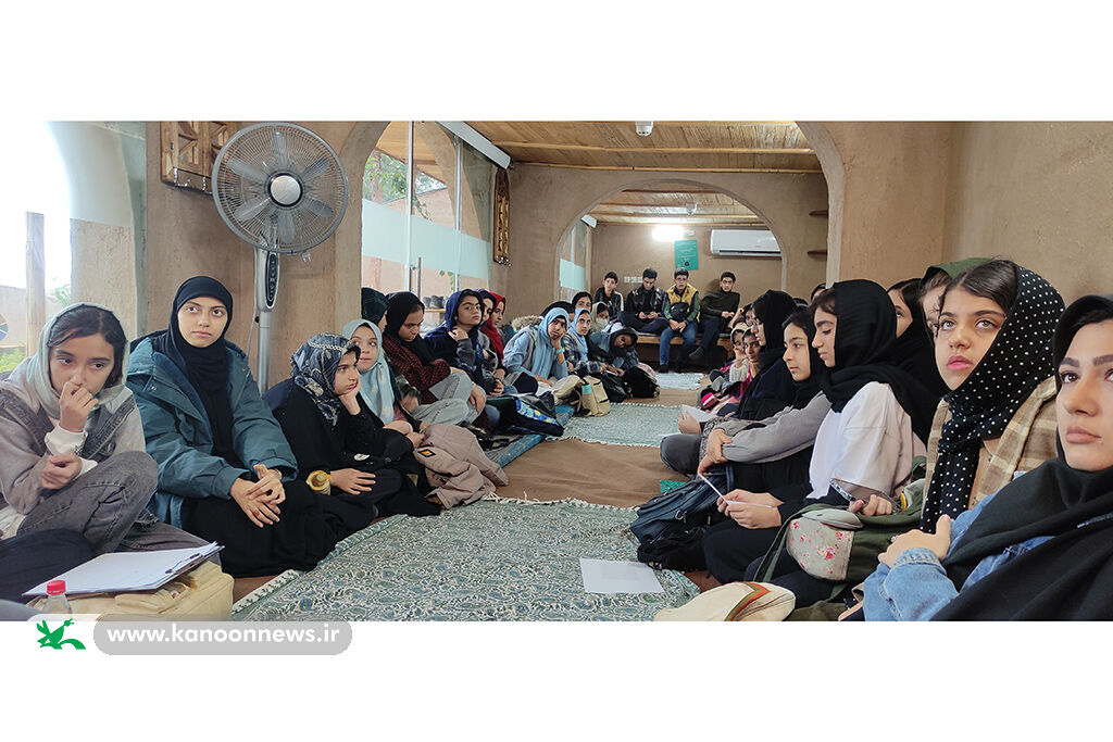 نشست ادبی داستان «باغ کیانوش» همزمان با اکران فیلم سینمایی