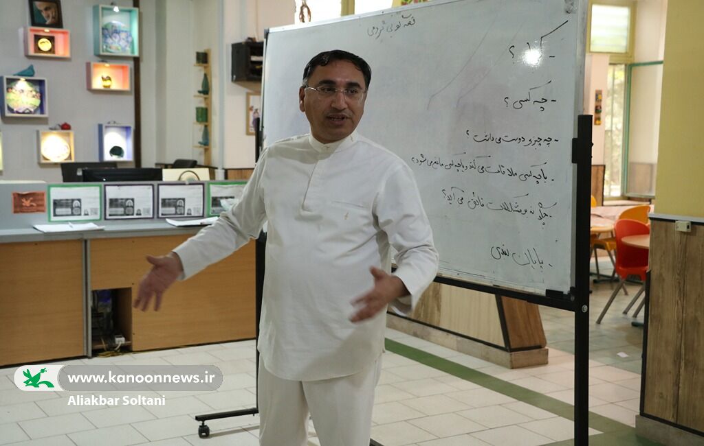 کارگاه آموزشی «خلق خلاقانه قصه در قصهگویی» برگزارشد