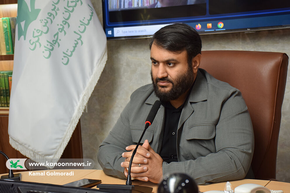 نقد کتاب های «یک پاورقی» با حضور نویسندگان درکانون لرستان برگزارشد