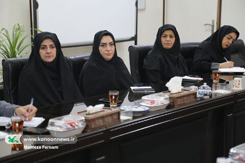 نشست هماندیشی باغ کیانوش در یزد