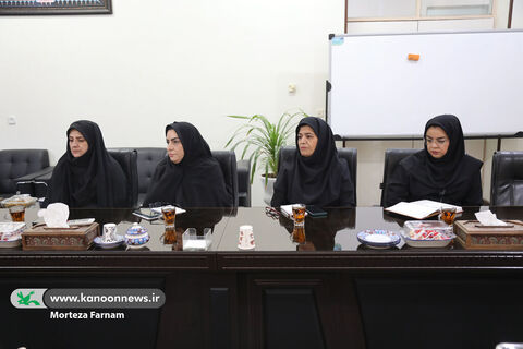 نشست هماندیشی باغ کیانوش در یزد