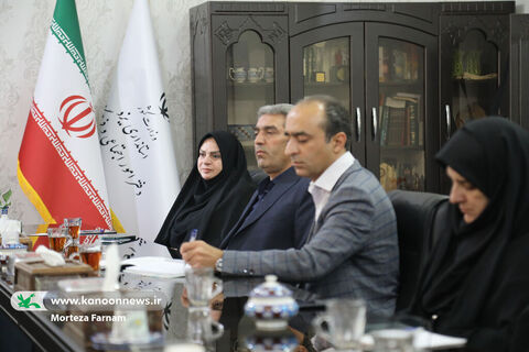 نشست هماندیشی باغ کیانوش در یزد