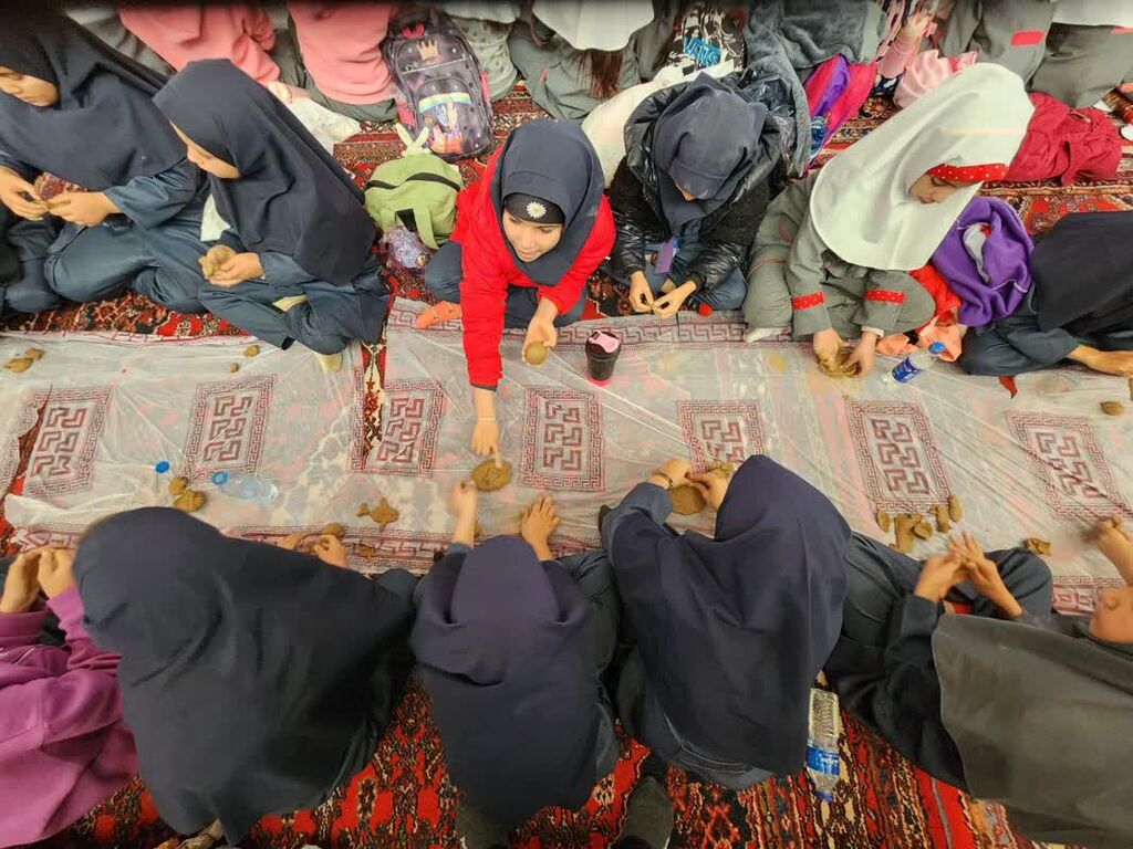 پیک امید کانون همدان در روستای مهدی آباد