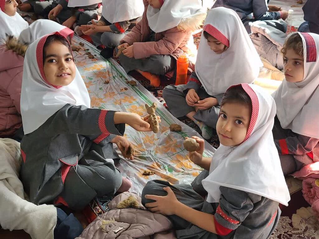 پیک امید کانون همدان در روستای مهدی آباد